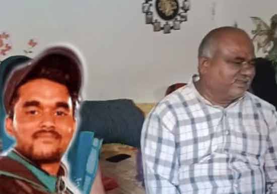 Mangesh Yadav Family